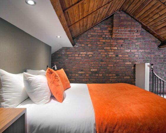 AINSCOW HOTEL