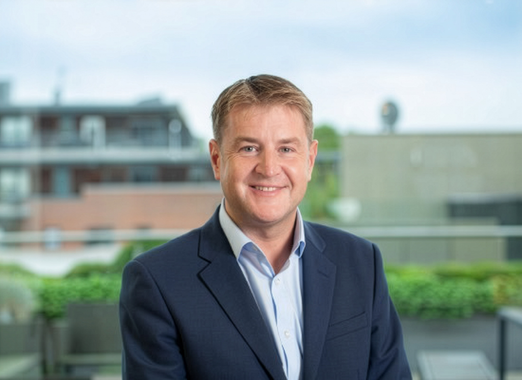 Andy Thompson. P, BTG Eddisons (resized)