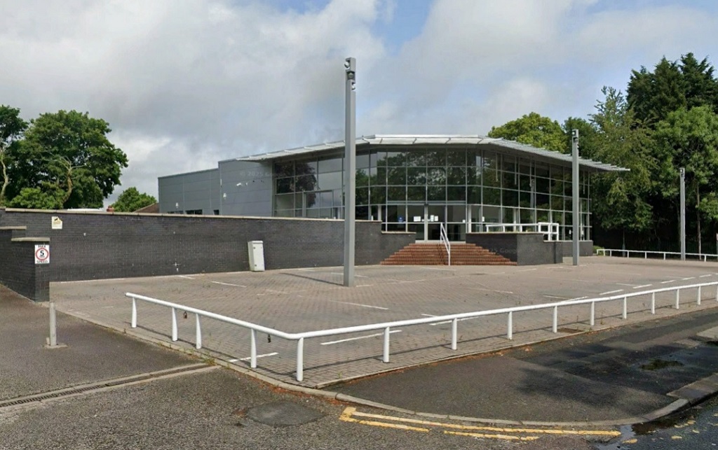 Audi dealership on Stockport Road in Hyde, Dransfield Properties, p planning