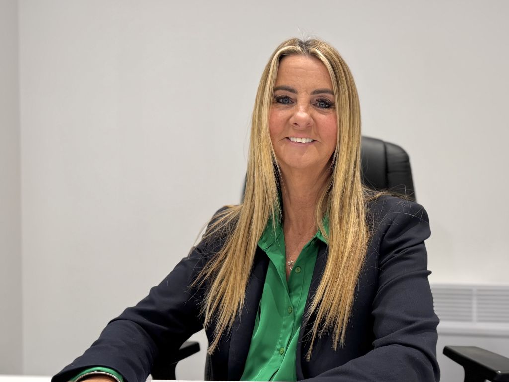 Cathy Holt, Venmore Auctions, p The Venmore Group
