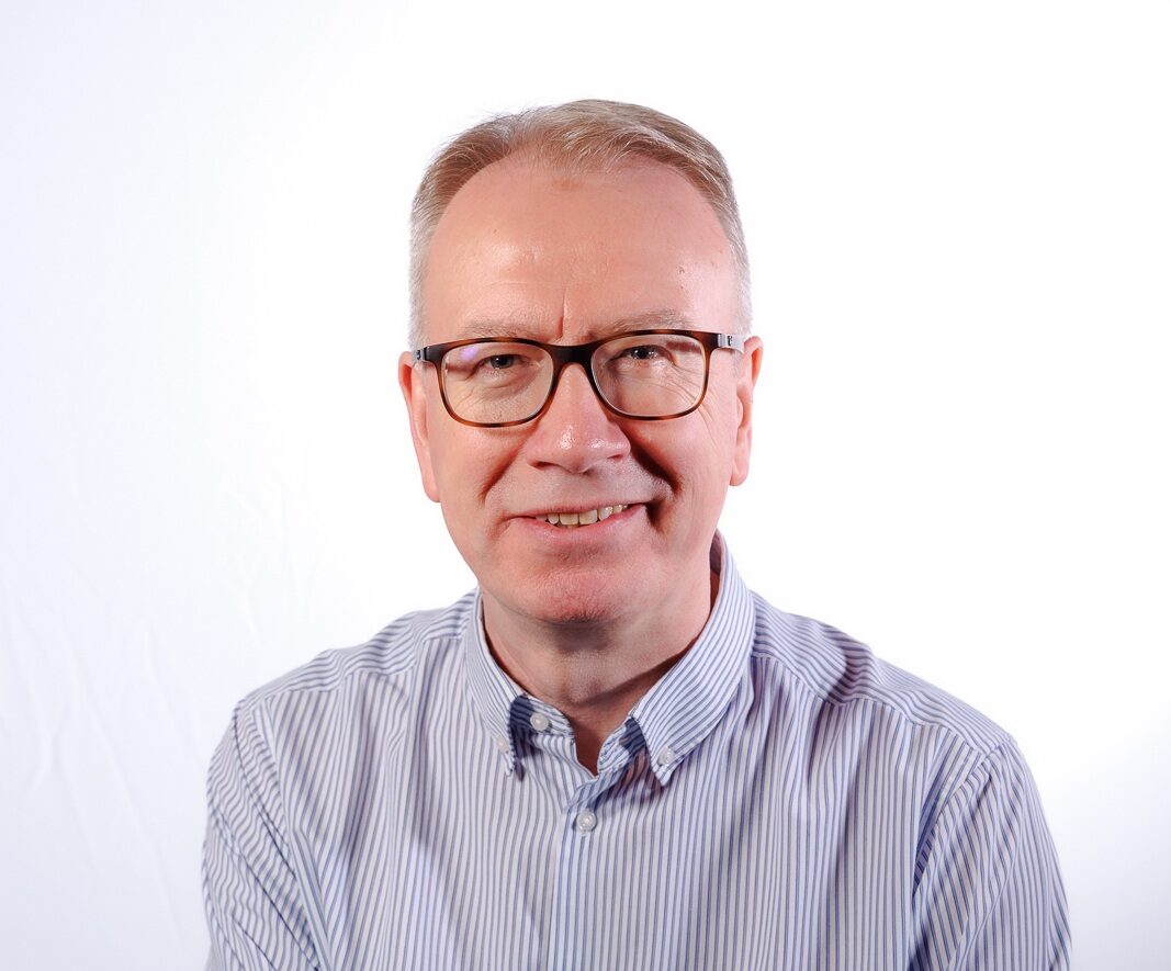 Chris Hayward Colour ()