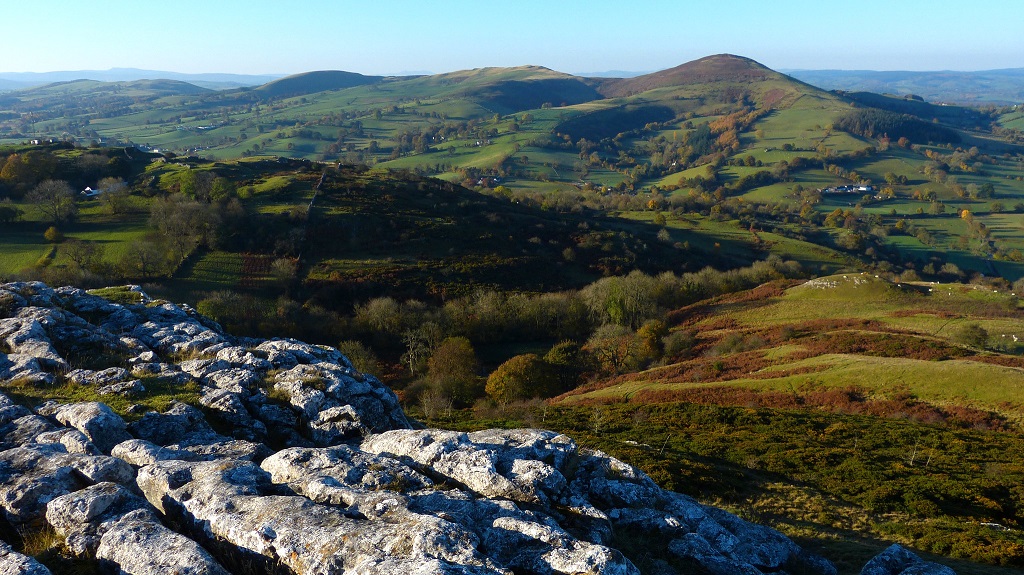 Clwydian Range, NRW, c Flickr user arg flickr via CC BY . bit.ly SLASH DrpiO