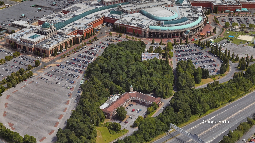 Coach House hotel, Trafford Centre, c Google Earth snapshot