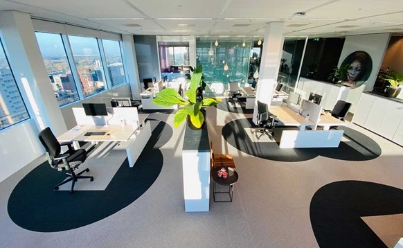 Cushman Six Feet Office