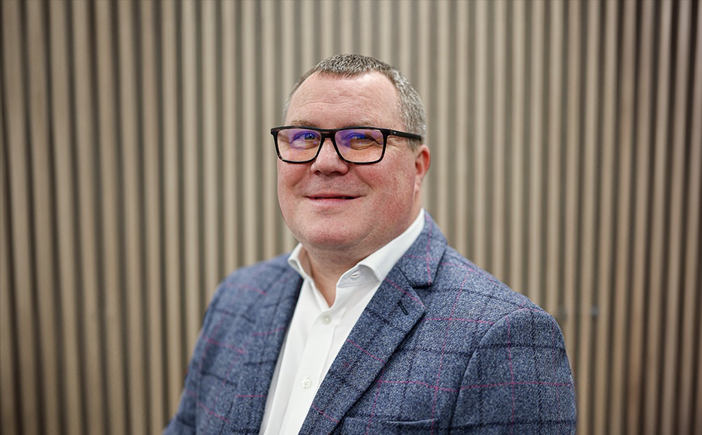 Dave Saville (AI extended), Caddick Construction, p Truth PR