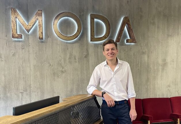 Guy Hurwood, Moda, P Moda