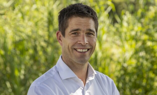 James Scott Horizontal, Maple Grove, P.Inform Comms