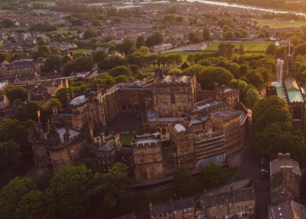 Lancaster Castle c Mark Mc Neill on Unsplash