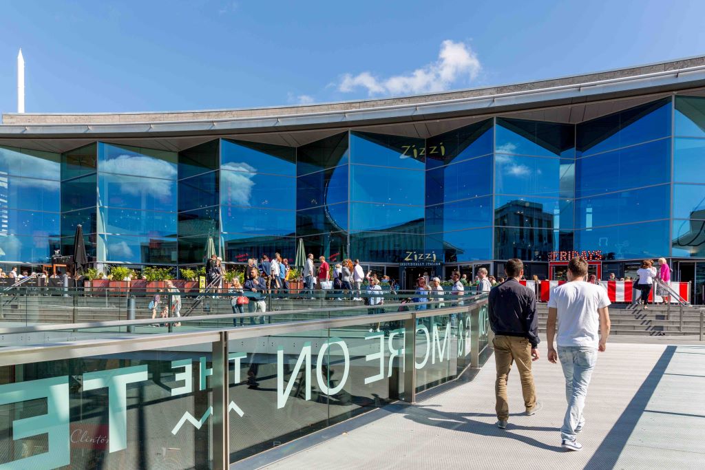 Place North West On The Green Tees Off At Liverpool One