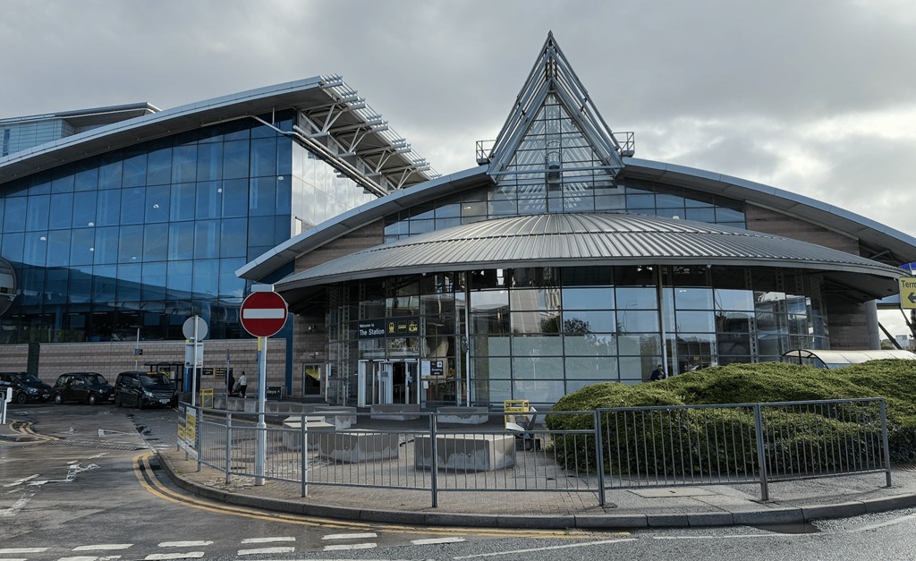 Manchester Airport railway station c Network Rail