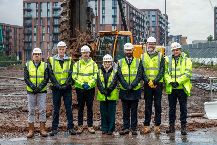Oldfield Basin team including Eric Wright Construction, ECF, and Salford City Mayor Paul Dennett, ECF and Salford City Council, p Eric Wright Construction