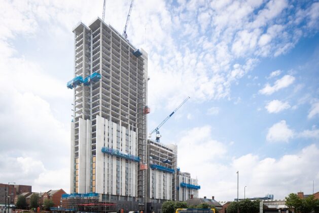 Oxygen Tops Out