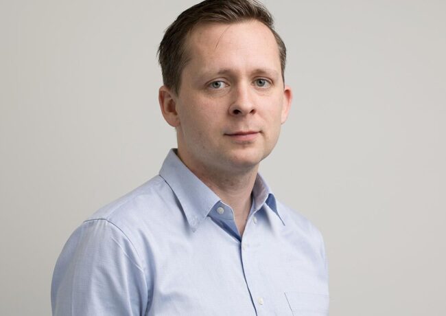 Peter Apps, p Aitken Alexander