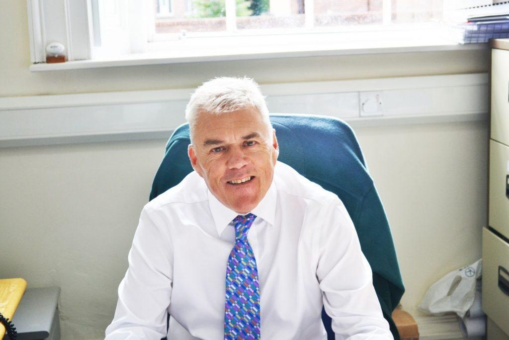 Peter Johnston, Legat Owen, p Legat Owen