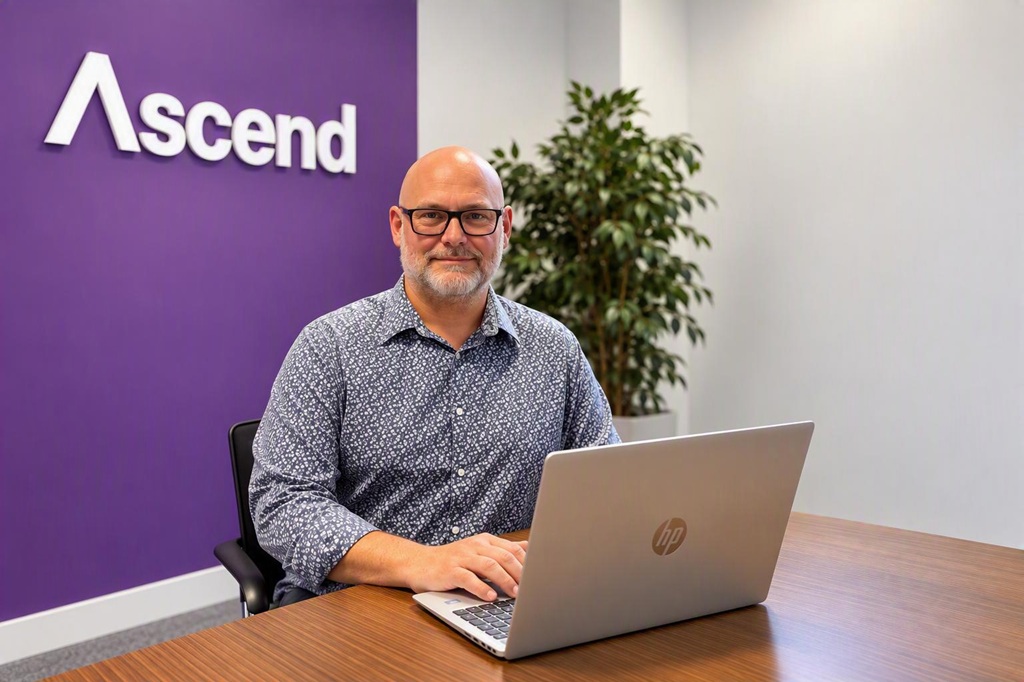 Phil Gilbert Ascend, p Innesco