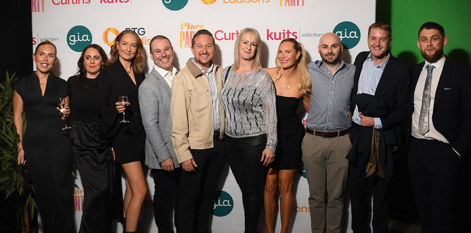Place Party , Place North c Place Media Group ()