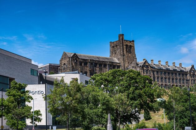 Prifysgol Pontio Bangor