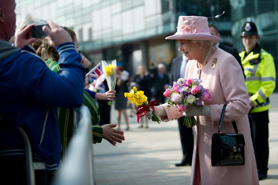 Queen Elizabeth II opening MediaCityUK IMAGE p.Peel Group