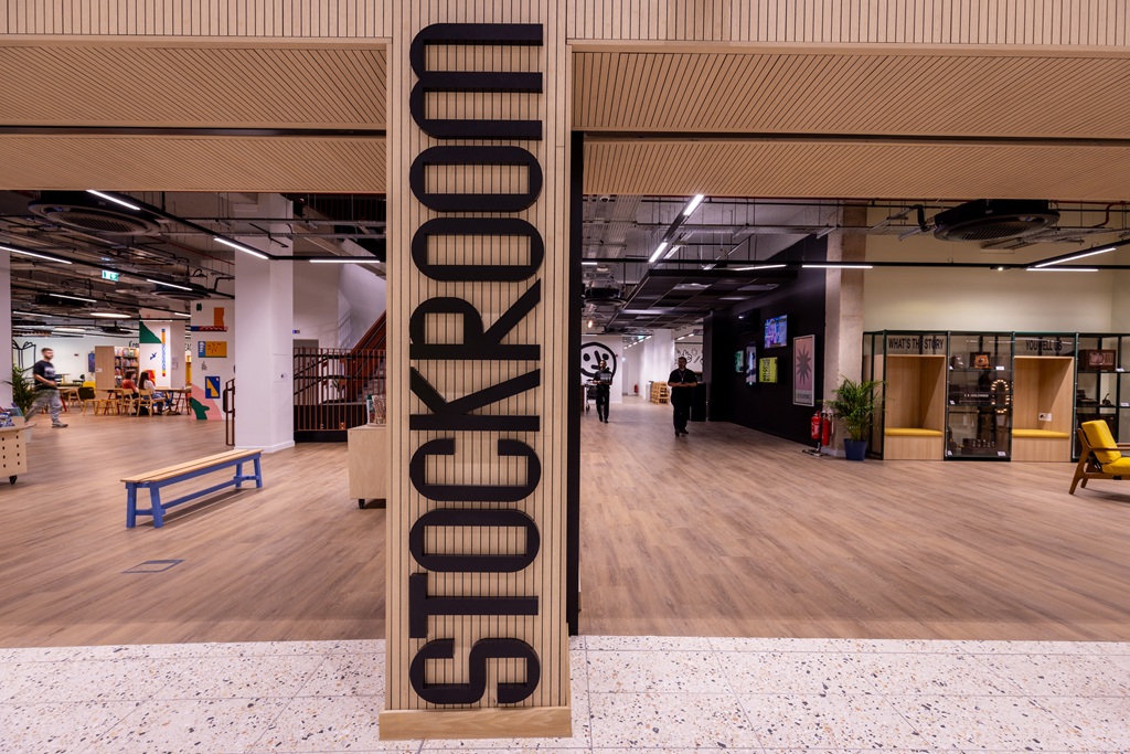 STOCKROOM OPENING Signage c stockport council