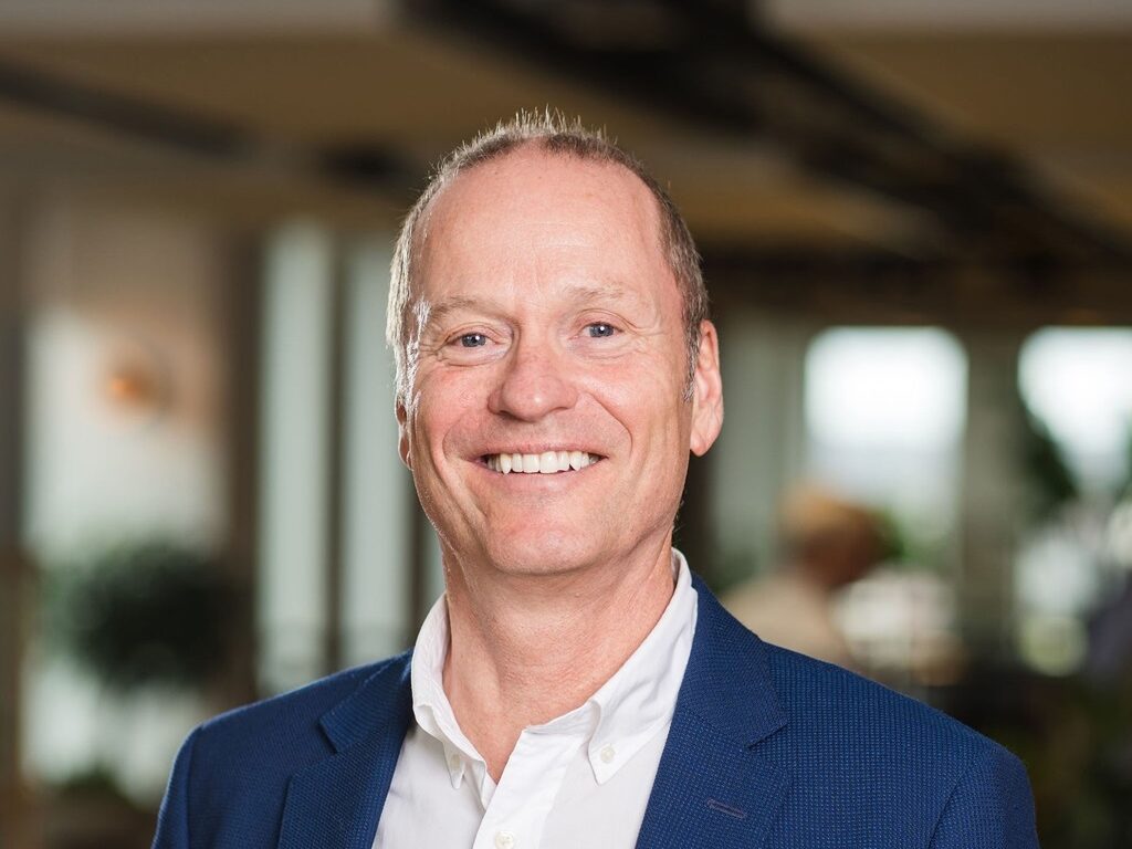 Tim Roberts Headshot Henry boot p fti e