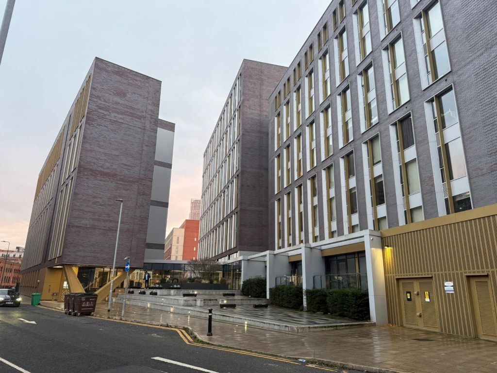 Trilogy, Barings, c PNW