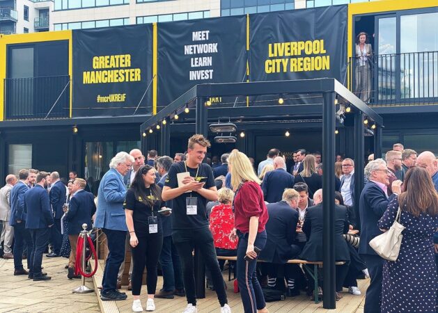 UKREiiF Canary Bar for Manchester, c PNW