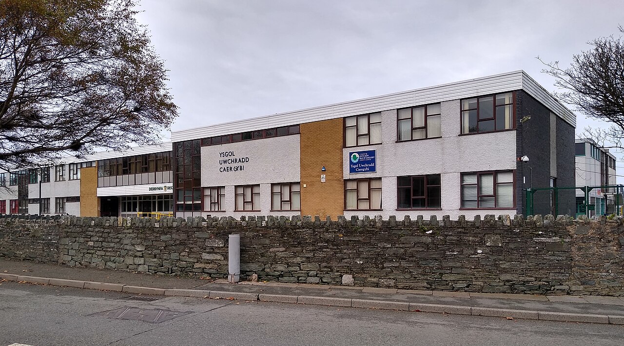 Ysgol Uwchradd Caergybi, Isle of Anglesey County Council, c Wikimedia user Mx. Granger