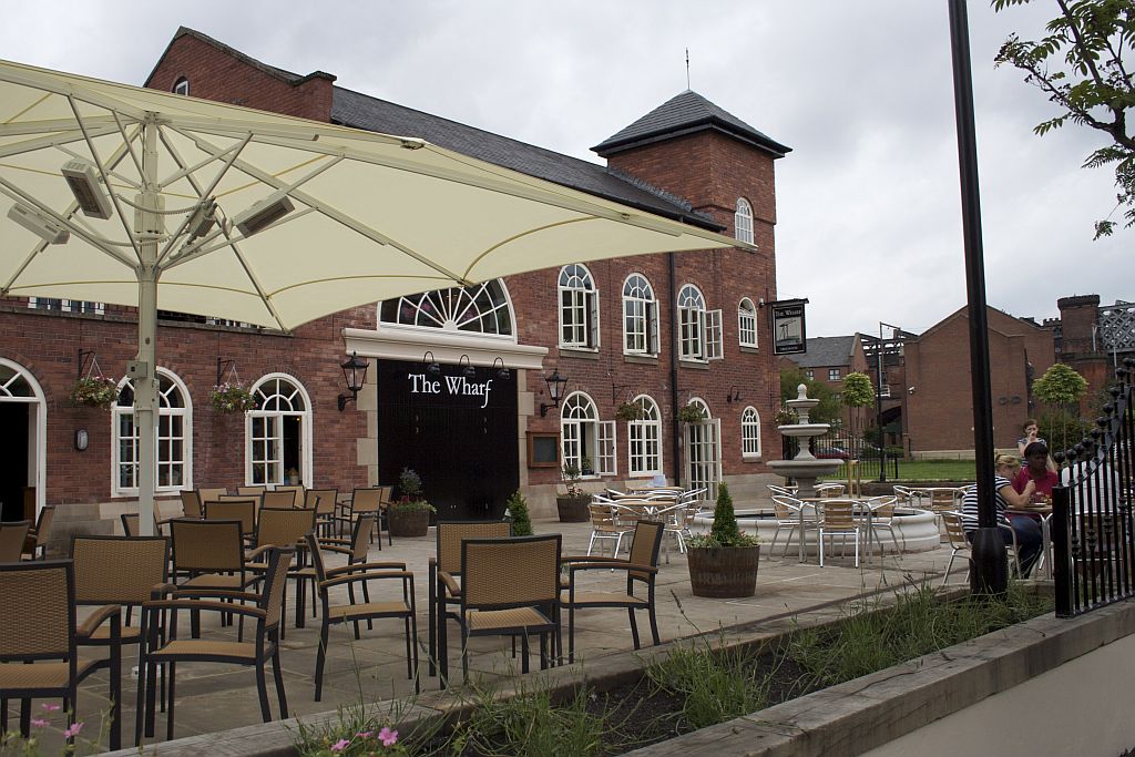 Brunning & Price debuts in Manchester Place North West